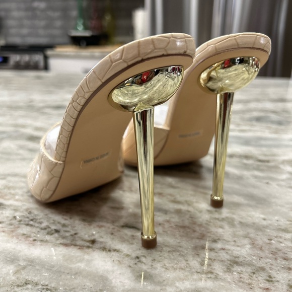 NWT Mixx Shuz Slip On Heeled Shoes With Metal Toe Clips - Picture 4 of 8